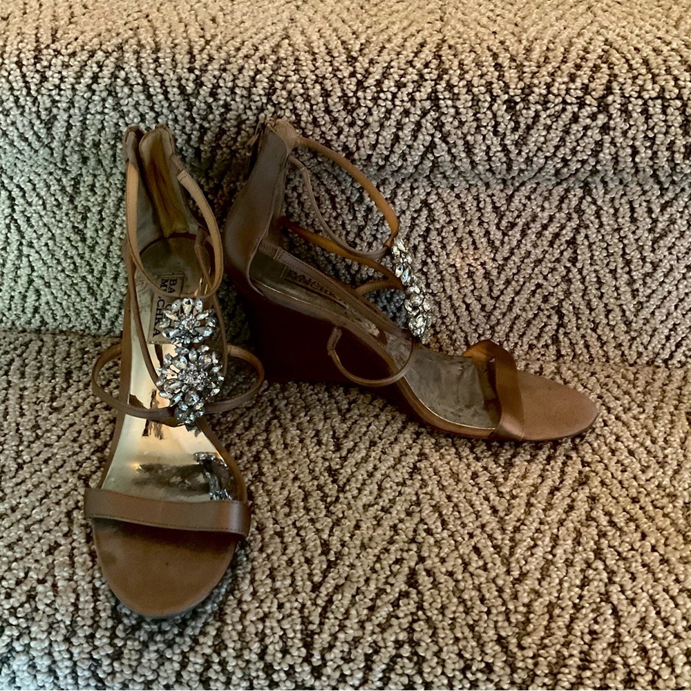 Badgley Mischka Taupe Wedge Shoes with Embellishments 7.5